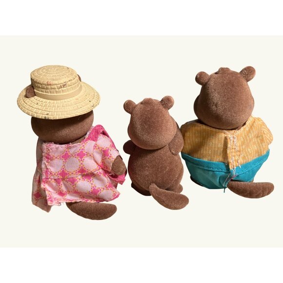 Woodzeez Toys Beaver Family Figurines Set Of 3 With Removable Clothes - Picture 8 of 12